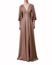 فستان طويل بقصة ضيقة واسع