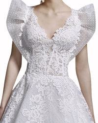 فستان بأكمام منفوخة