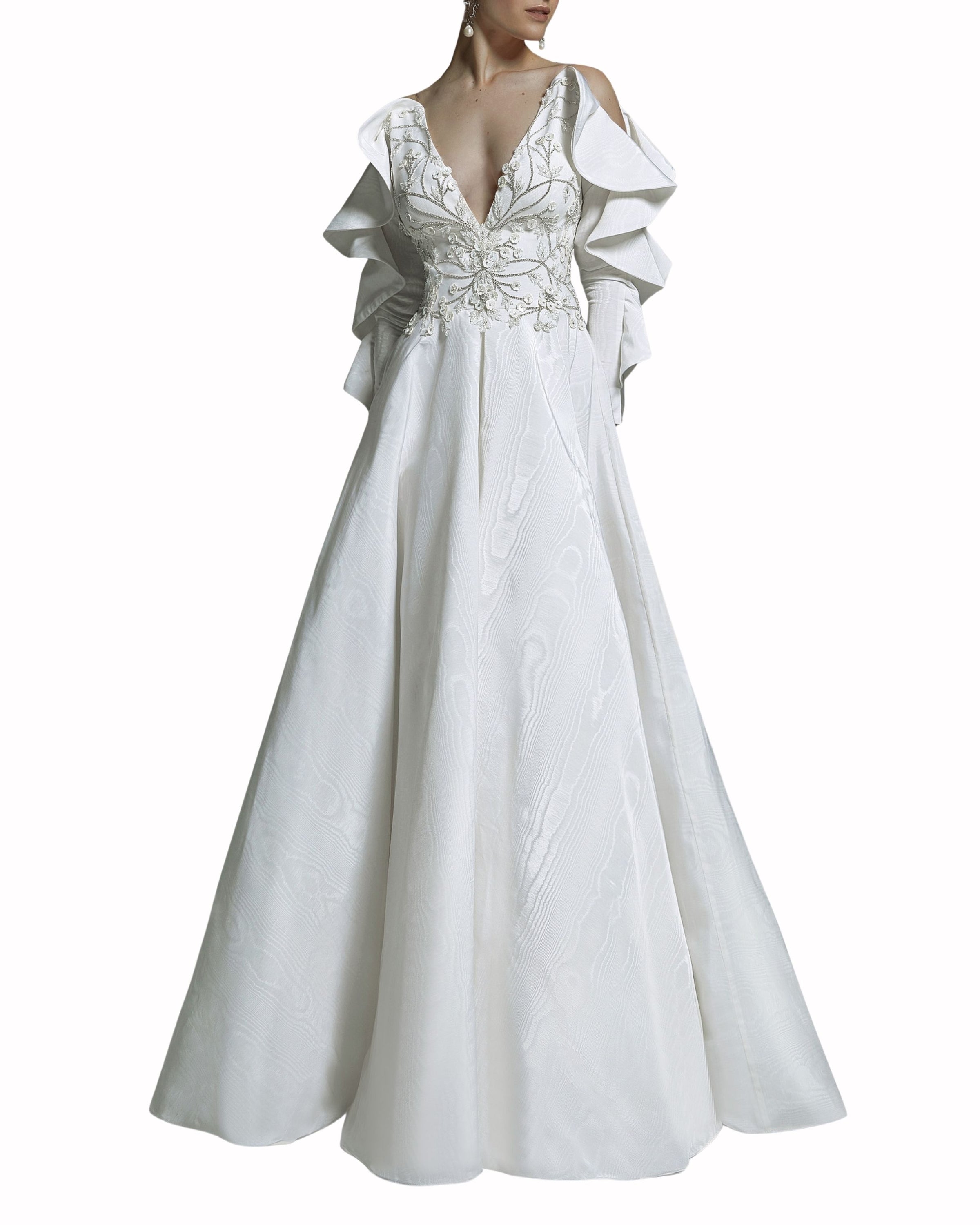 فستان زفاف مزخرف مع كشكش