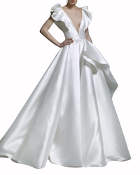 فستان برقبة V مع ثنيات