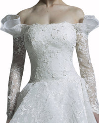 فستان بتفاصيل منسدلة