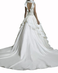 فستان زفاف بكشكش متتالي