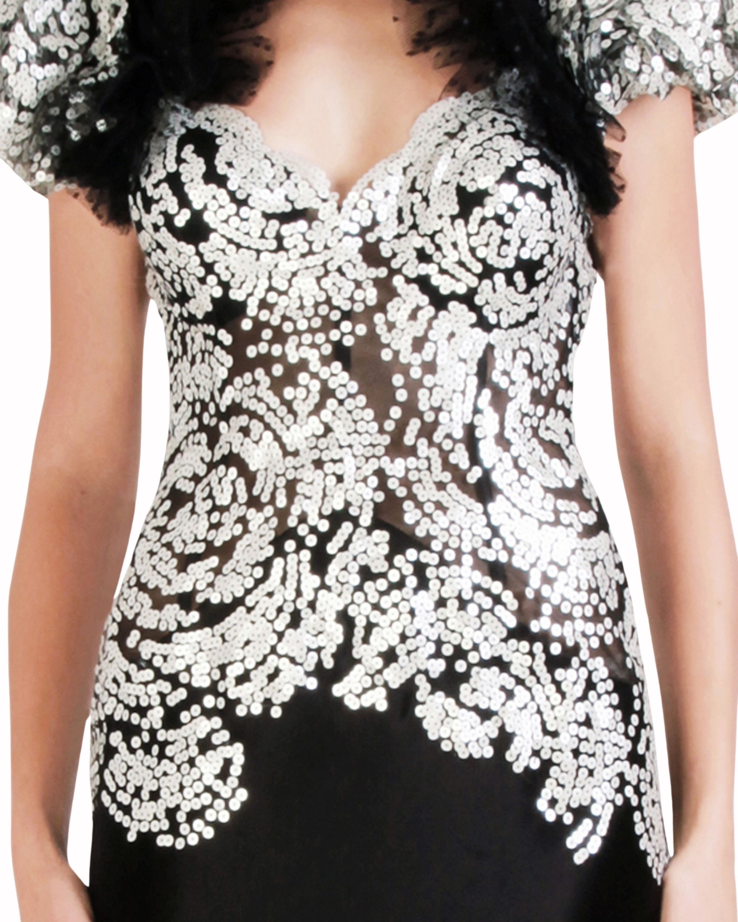 فستان مزين بالخرز مع أكمام منتفخة