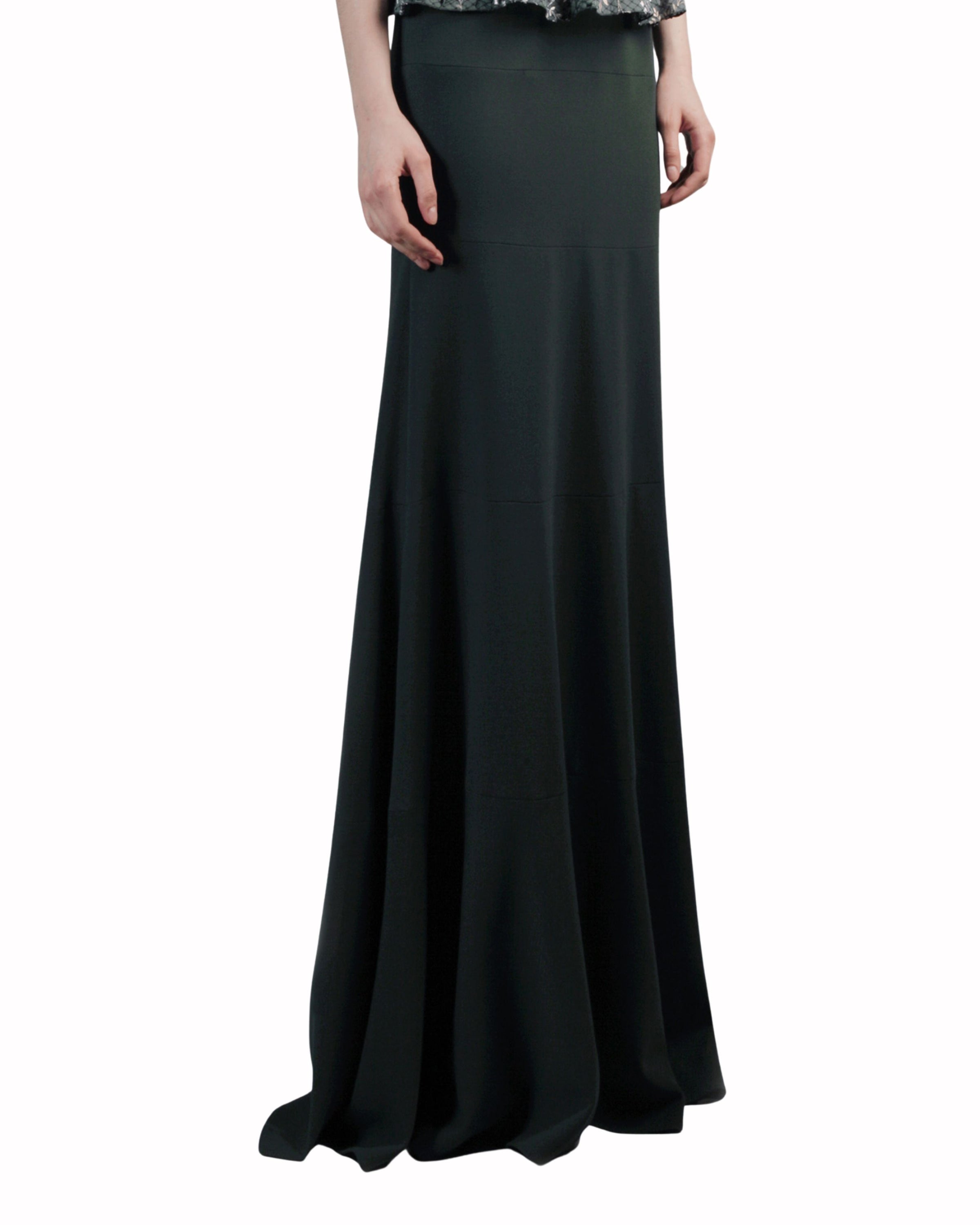 تنورة طويلة على شكل A