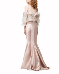 فستان بقسط الحورية بكتف منسدل