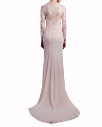 فستان دانتيل بياقة شفافة