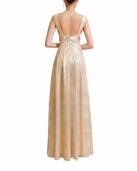 فستان بصدر مزين