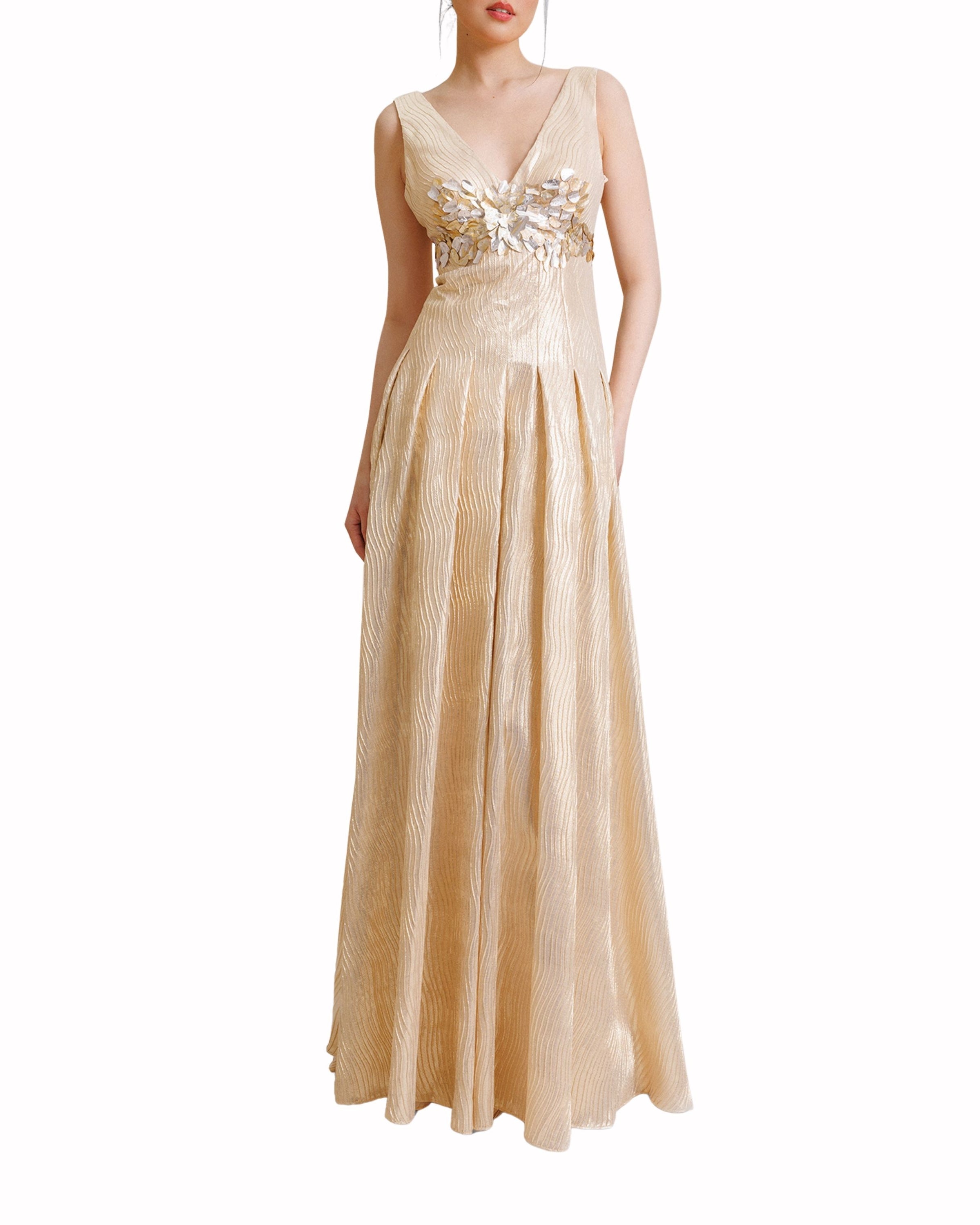 فستان بصدر مزين