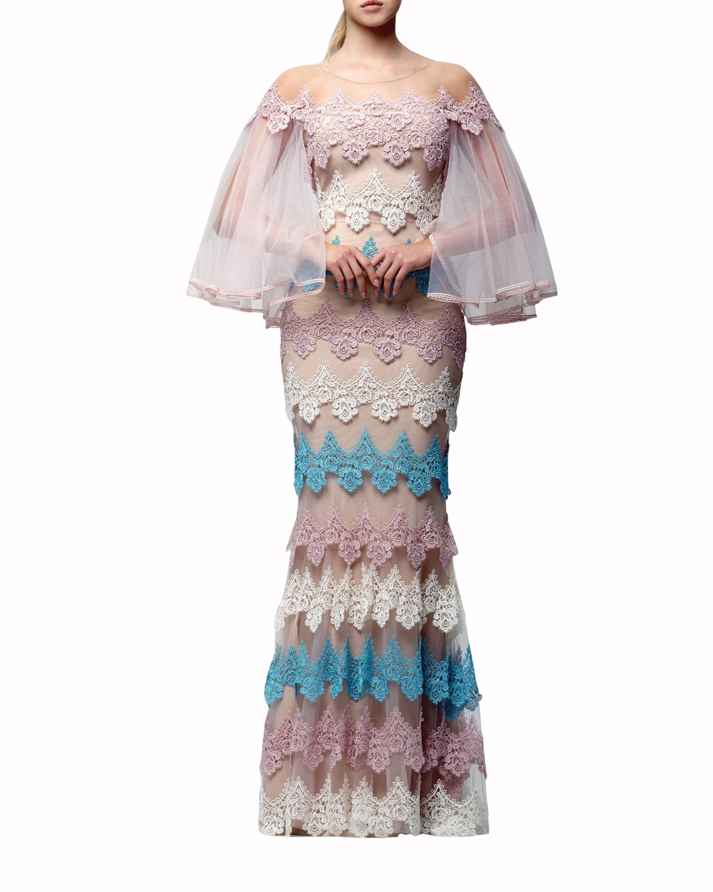 فستان دانتيل بطبقات بألوان الباستيل