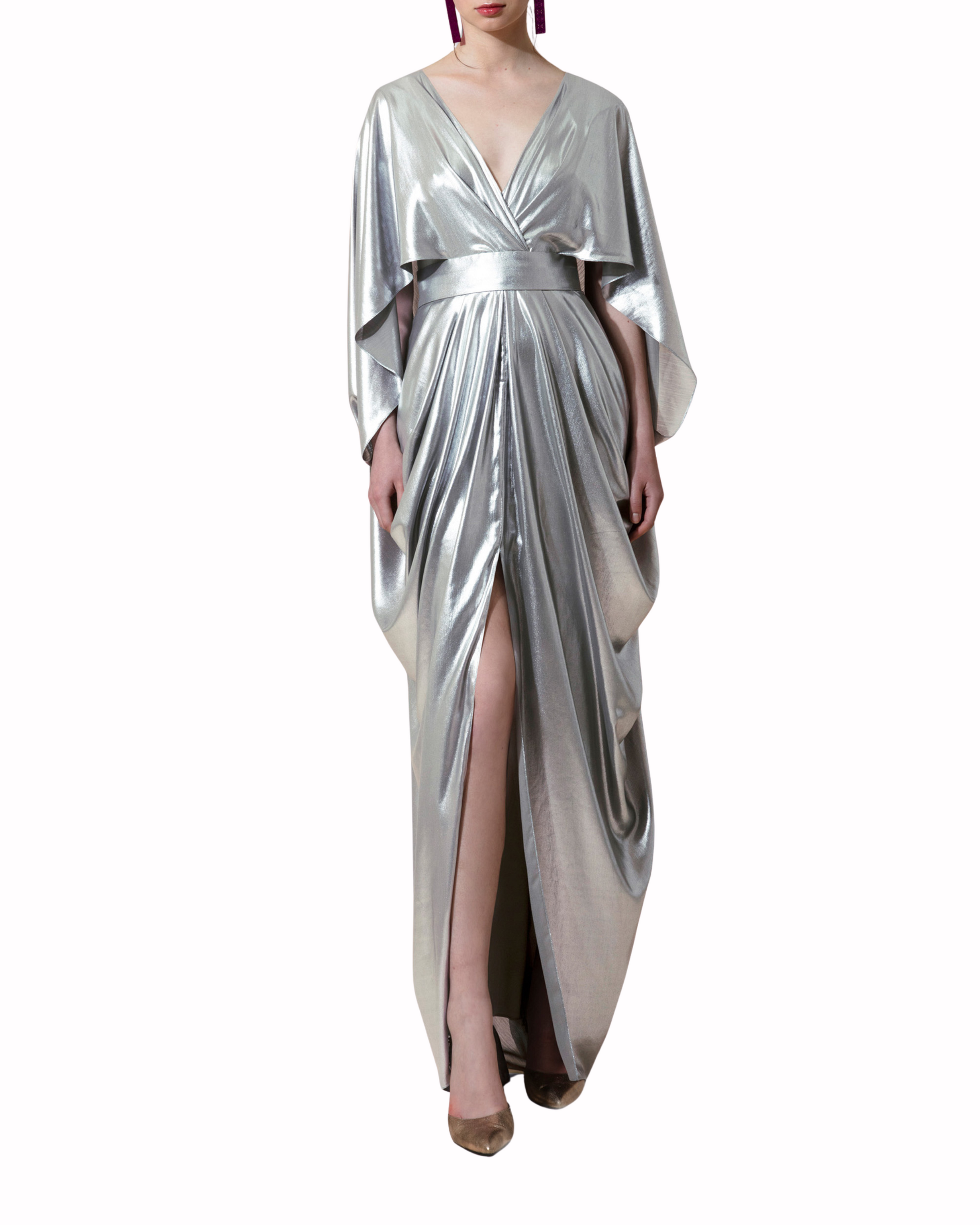 فستان طويل بثنيات