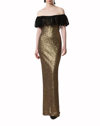 فستان طويل بقصة ضيقة منسدل الاكمام