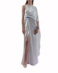 فستان طويل بكسرات غير متساوي