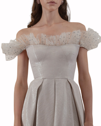 فستان طويل كشكش منسدل الاكمام