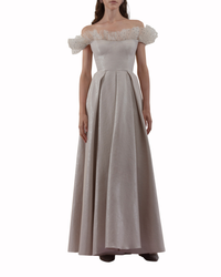 فستان طويل كشكش منسدل الاكمام