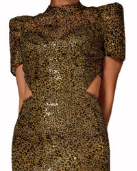 فستان بأكمام قصيرة منفوخة