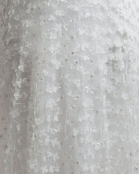 فستان زفاف مكشوف الأكتاف مزخرف