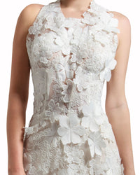 فستان زفاف هالتر مع تطريز