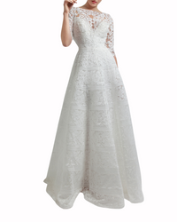 فستان طويل مطرز