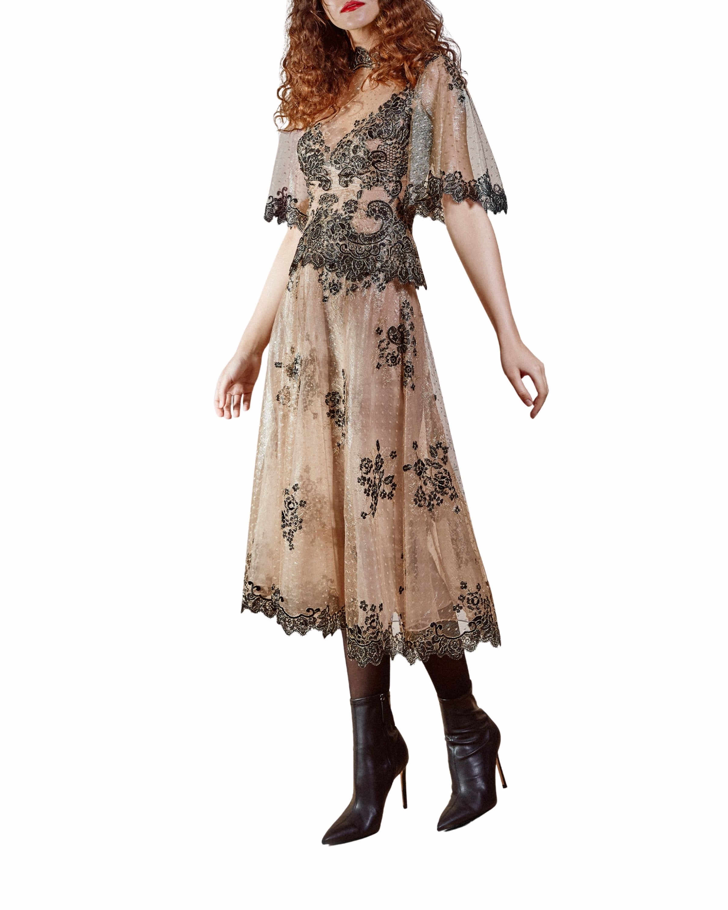 تنورة تول منقطة ميدي