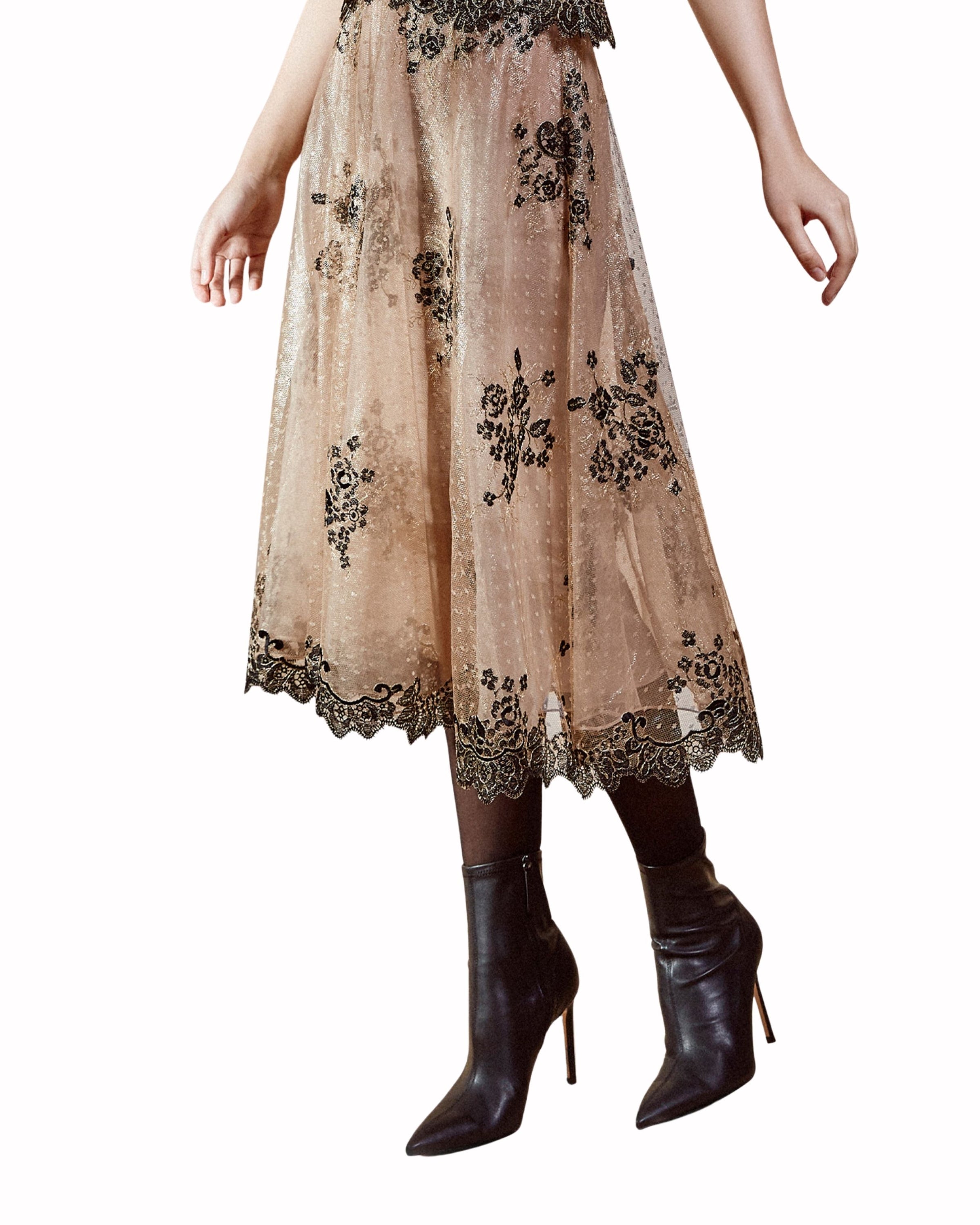 تنورة تول منقطة ميدي