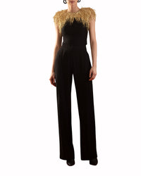 توب مزين الاكتاف