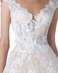 فستان بتنورة منفوخة مُنظمة