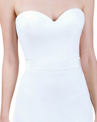 فستان بدون أكتاف بتصميم قلب