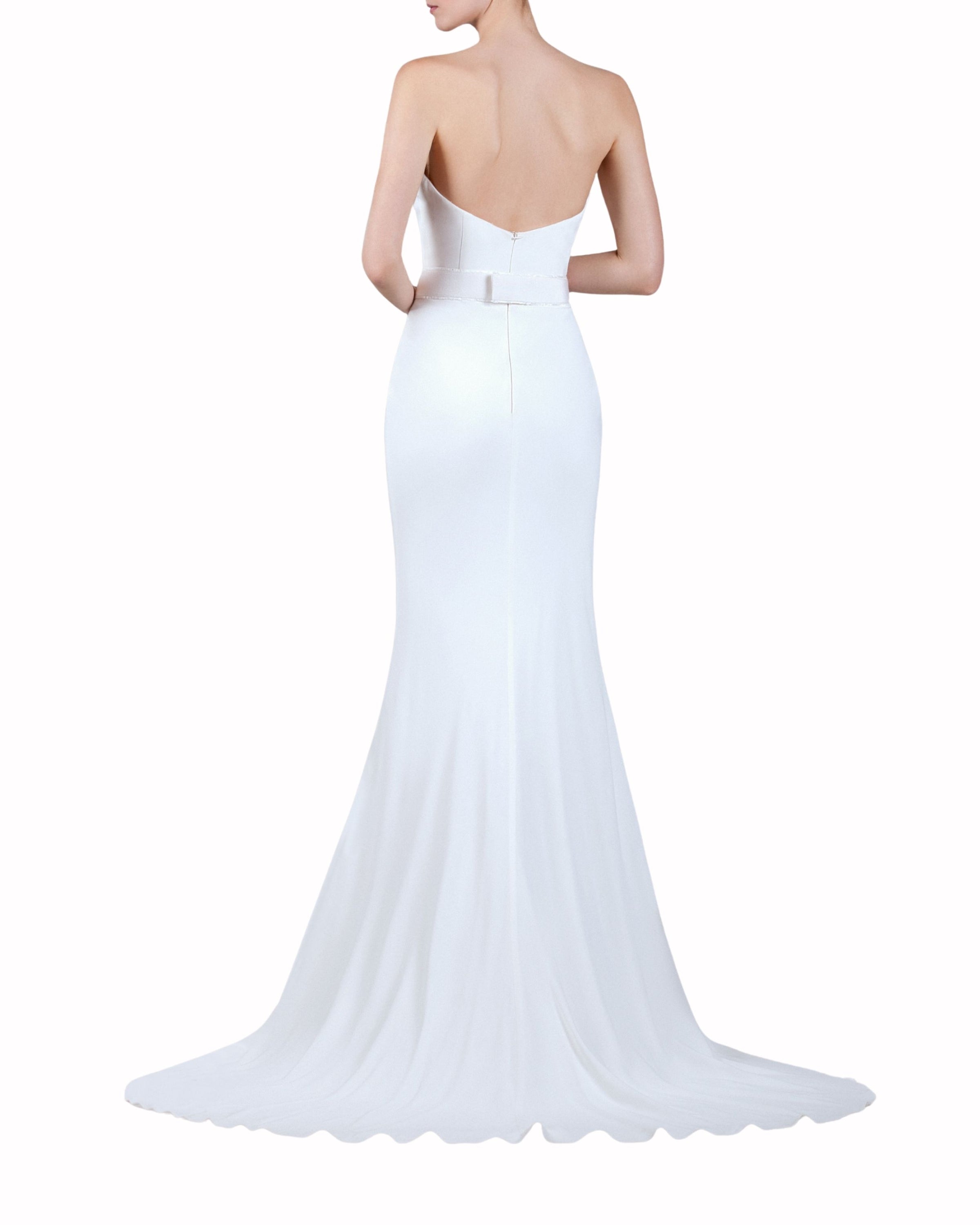 فستان بدون أكتاف بتصميم قلب